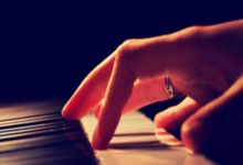 [NBA]字母哥三双 雄鹿客场力擒老鹰.